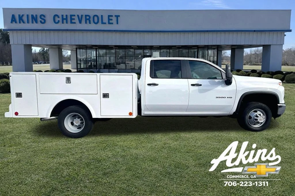 New 2026 Summit White Chevrolet Work Truck image 19