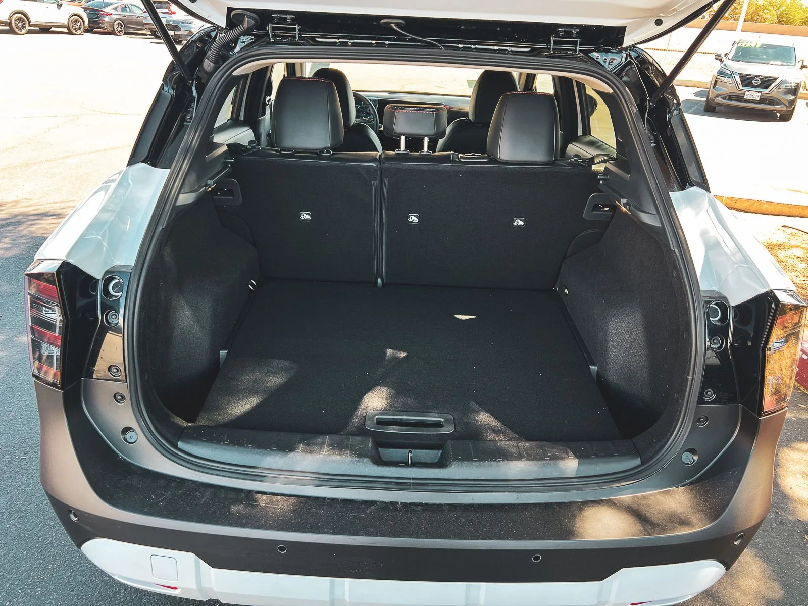 New 2026 Aspen White TriCoat / Super Black Two-tone Nissan SR image 27