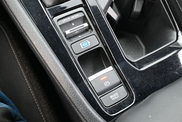 Used 2024 Platinum White Pearl Honda Sport image 25