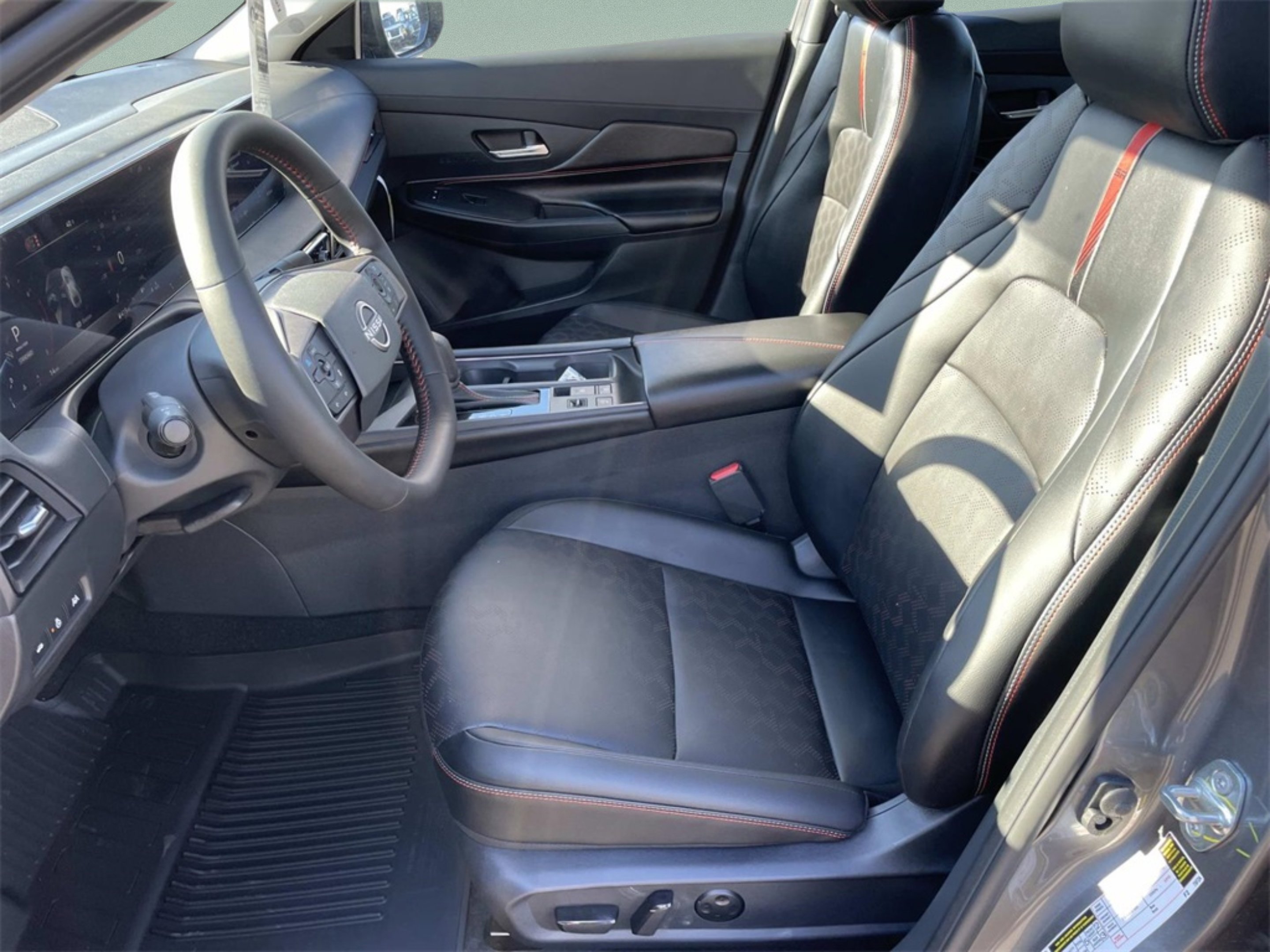 2026 Nissan Sentra SR - Photo 17
