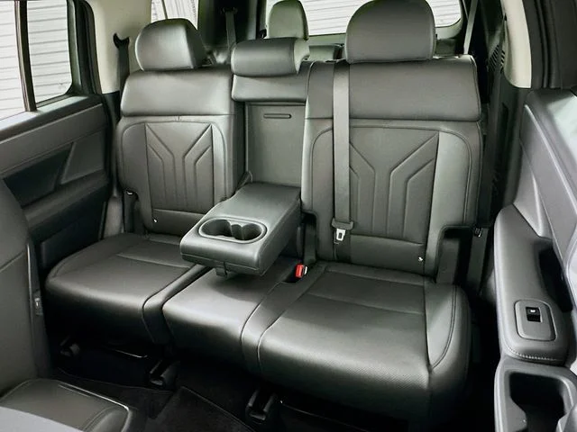 New 2026 Black Hyundai SEL image 11