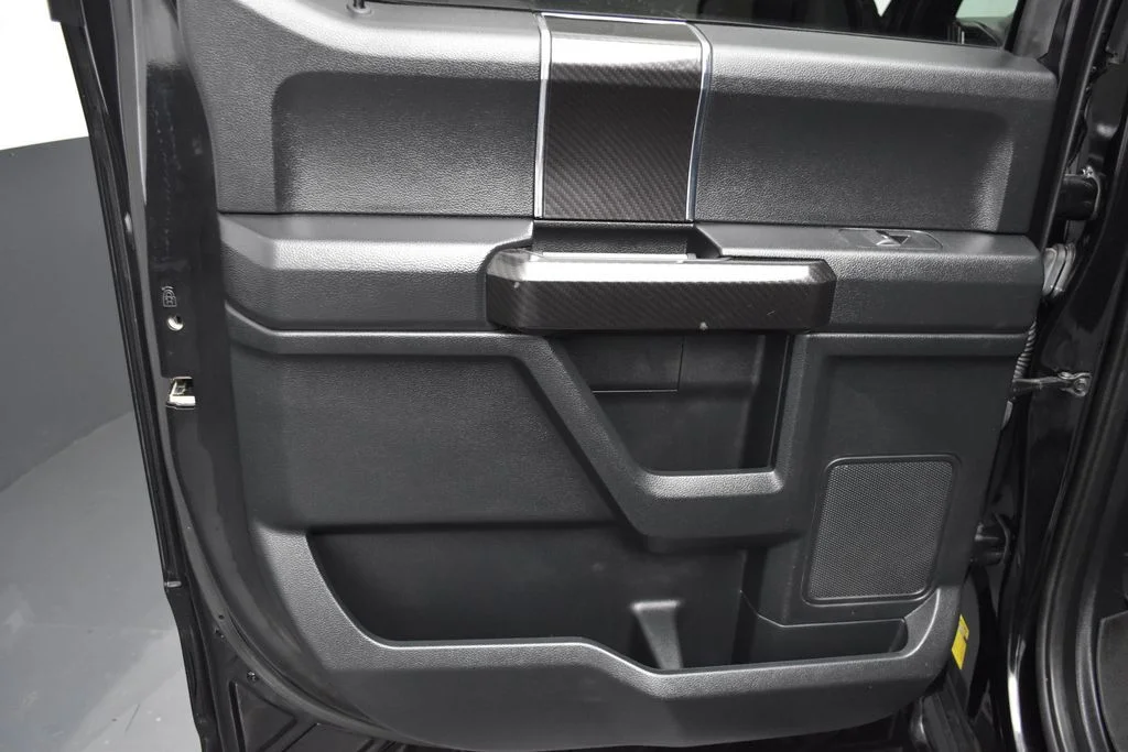 Used 2020 Black Ford XLT image 17