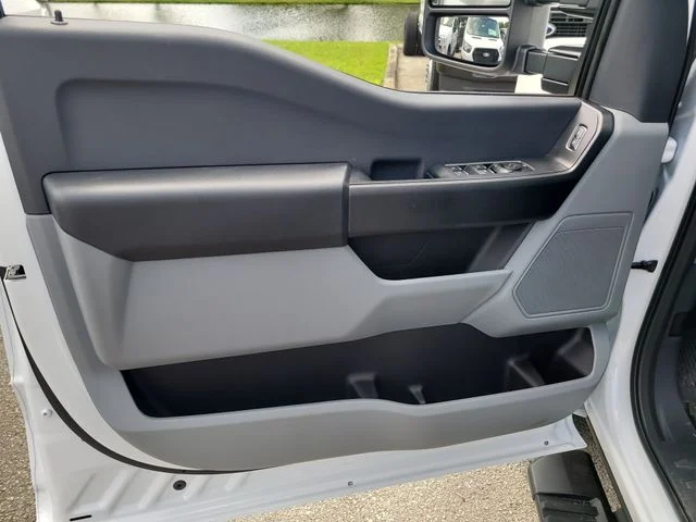 New 2027 Oxford White Ford XL image 15