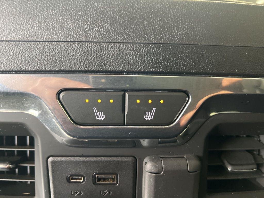 Used 2019 Onyx Black GMC SLT image 25