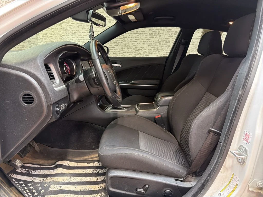Used 2022 White Knuckle Clearcoat Dodge R/T image 24