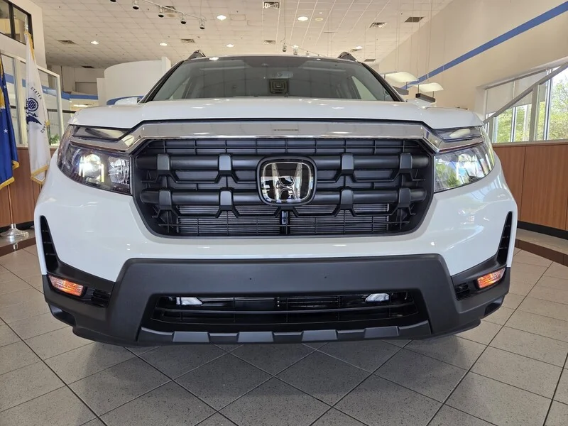 New 2026 Platinum White Pearl Honda RTL image 2