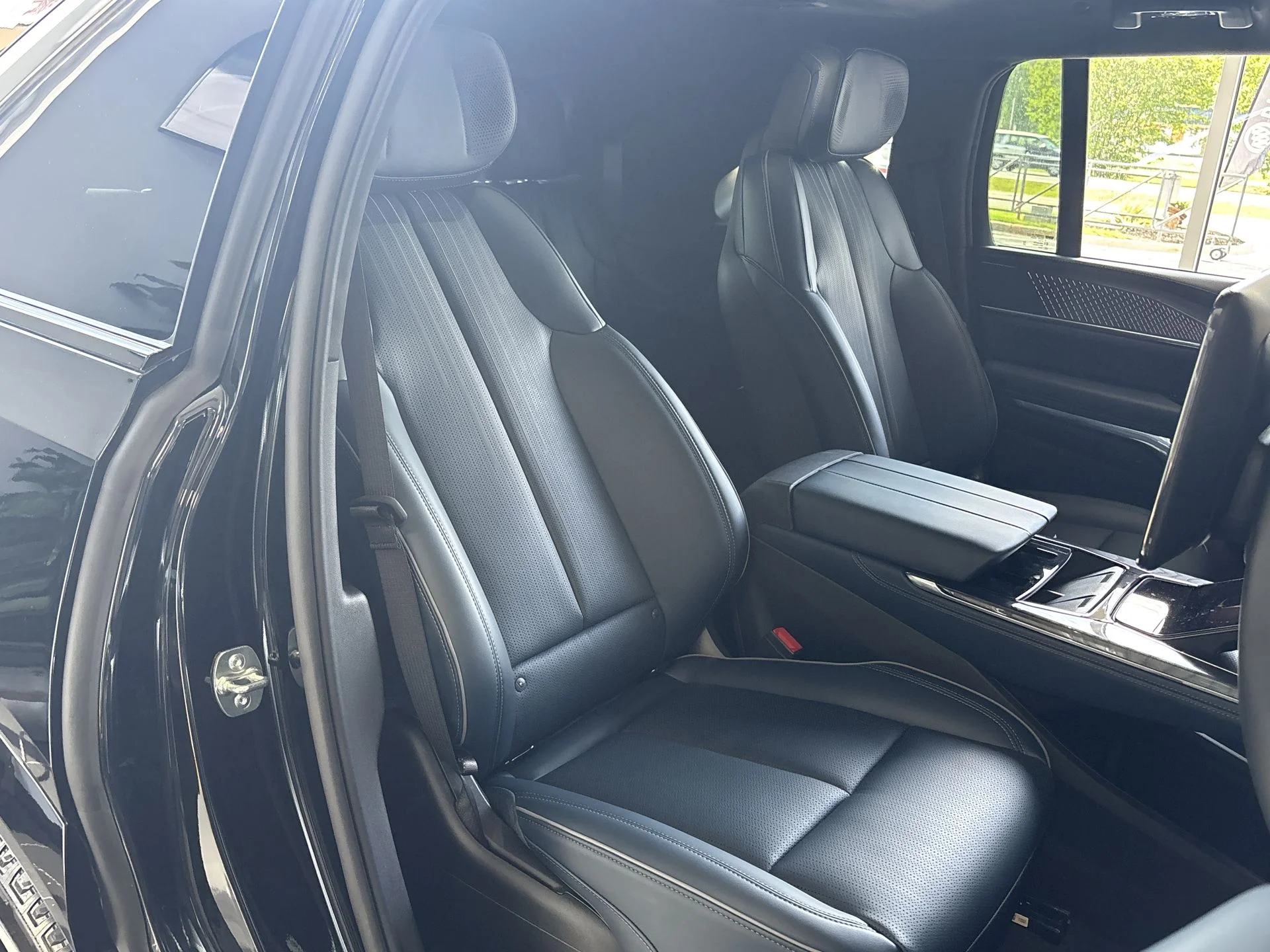 2025 Cadillac Escalade IQ Luxury 2 - Photo 81