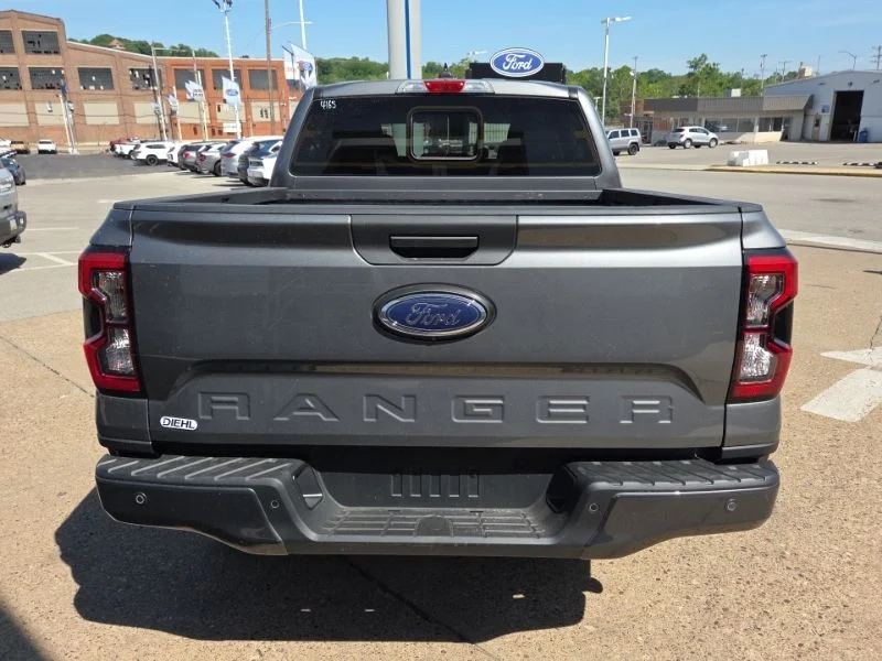 New 2026 Carbonized Gray Metallic Ford XLT image 6
