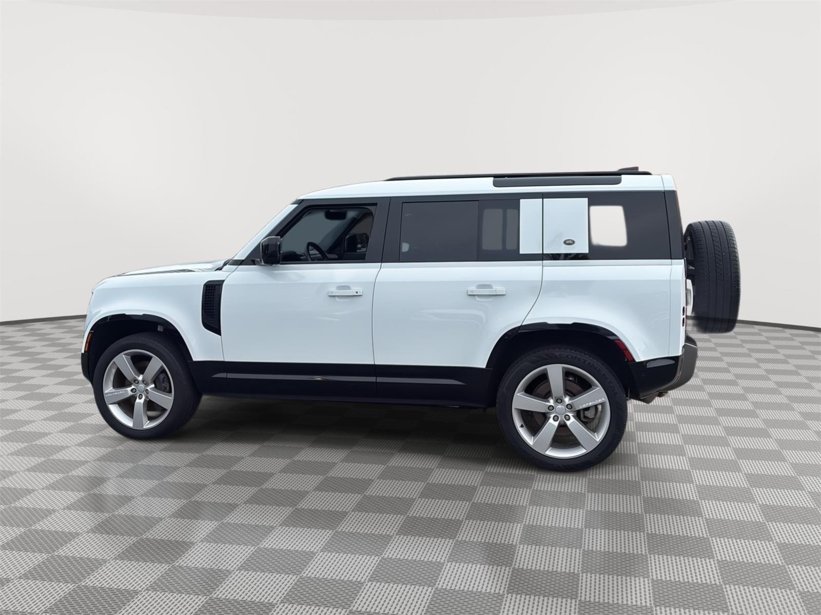 2024 Land Rover Defender X-Dynamic SE - Photo 8