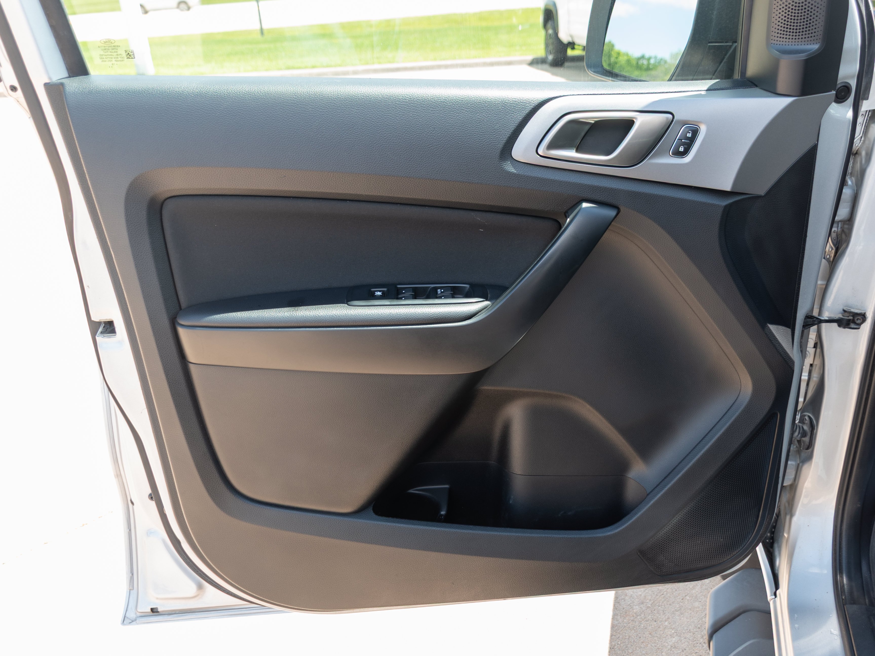 Used 2019 Silver Ford XLT 4X4 image 9
