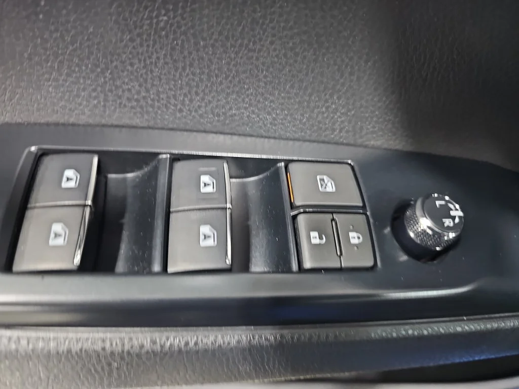 Used 2018 Blue Toyota XSE image 30