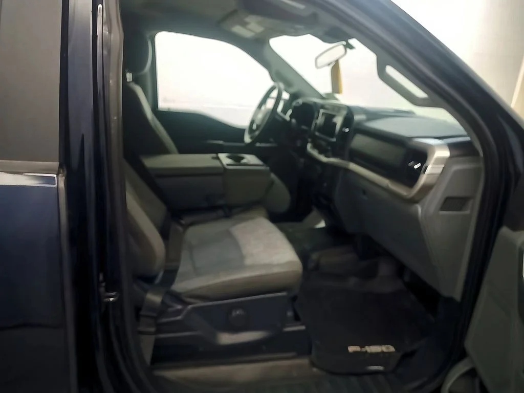 Used 2022 Antimatter Blue Metallic Ford XLT image 9