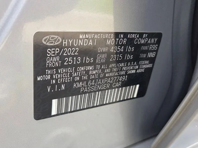 Used 2023 Silver Hyundai SEL image 6