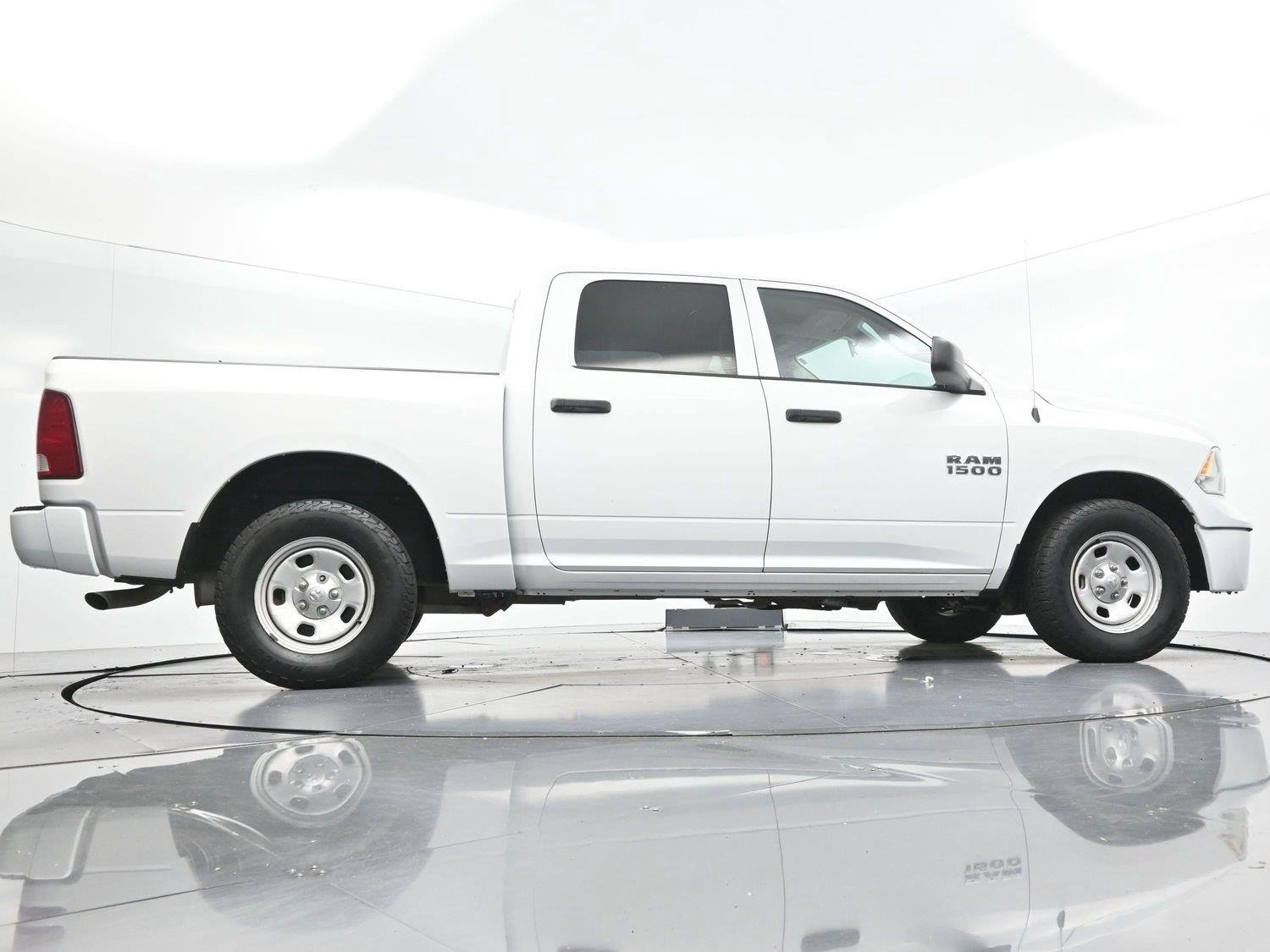 Used 2015 Bright White Clearcoat Ram Tradesman image 44