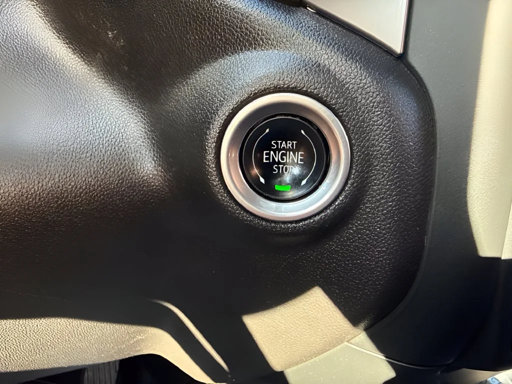 Used 2024 White Chevrolet Custom image 17
