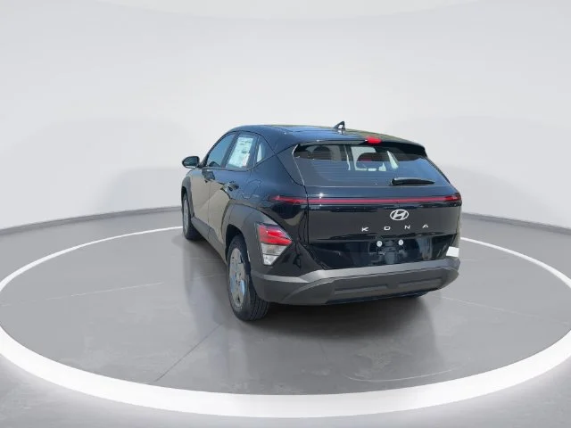 Used 2027 Black Hyundai SE image 7