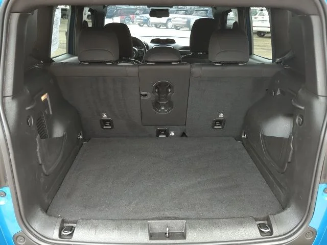 Used 2022 Teal Jeep Altitude image 24