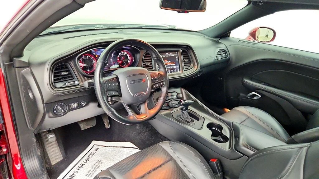 Used 2023 Octane Red Pearlcoat Dodge SXT AWD image 10
