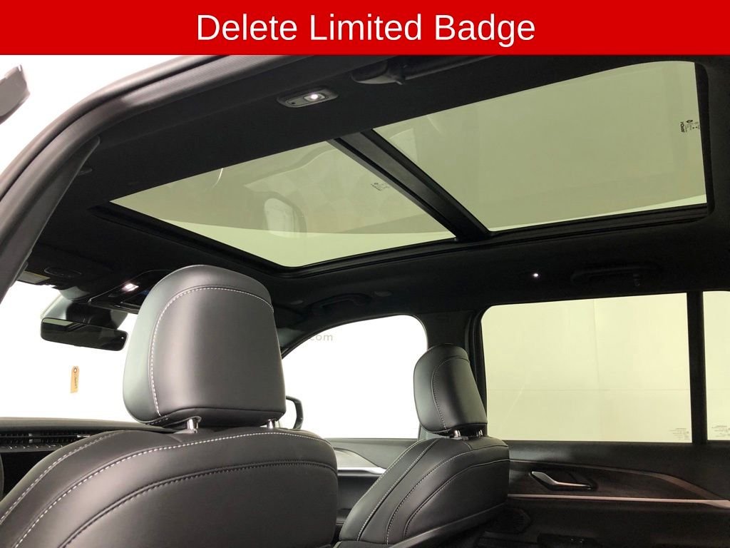 New 2026 Bright White Clear-Coat Exterior Paint Jeep Limited image 13