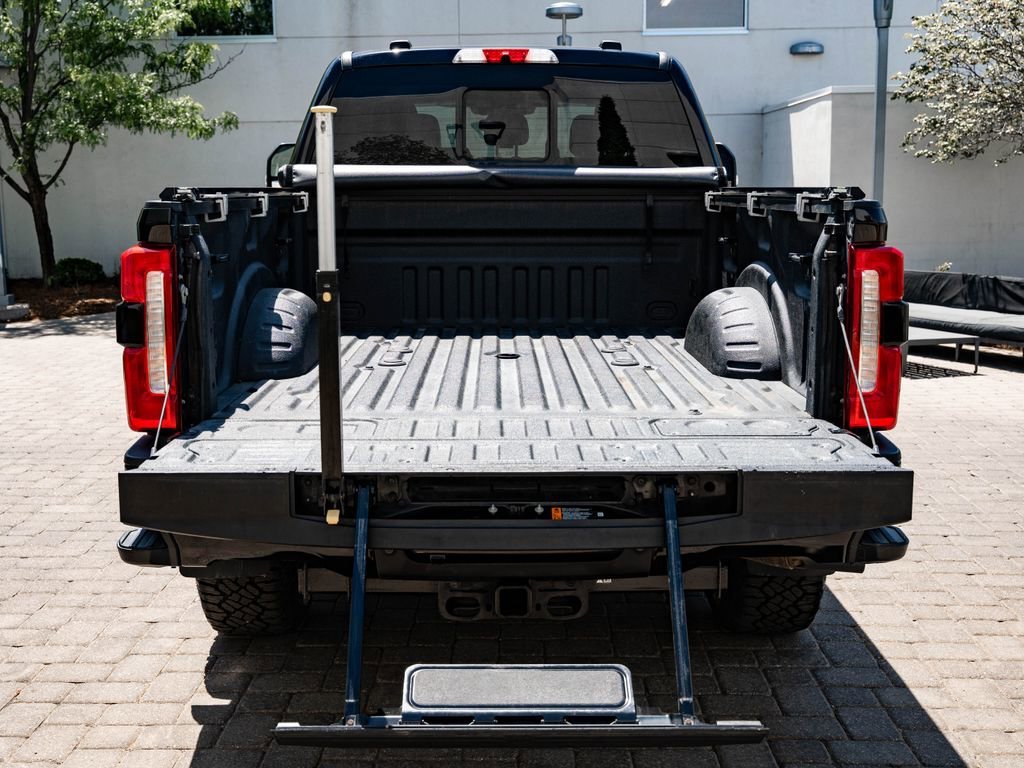 Used 2023 Agate Black Metallic Ford LARIAT image 24