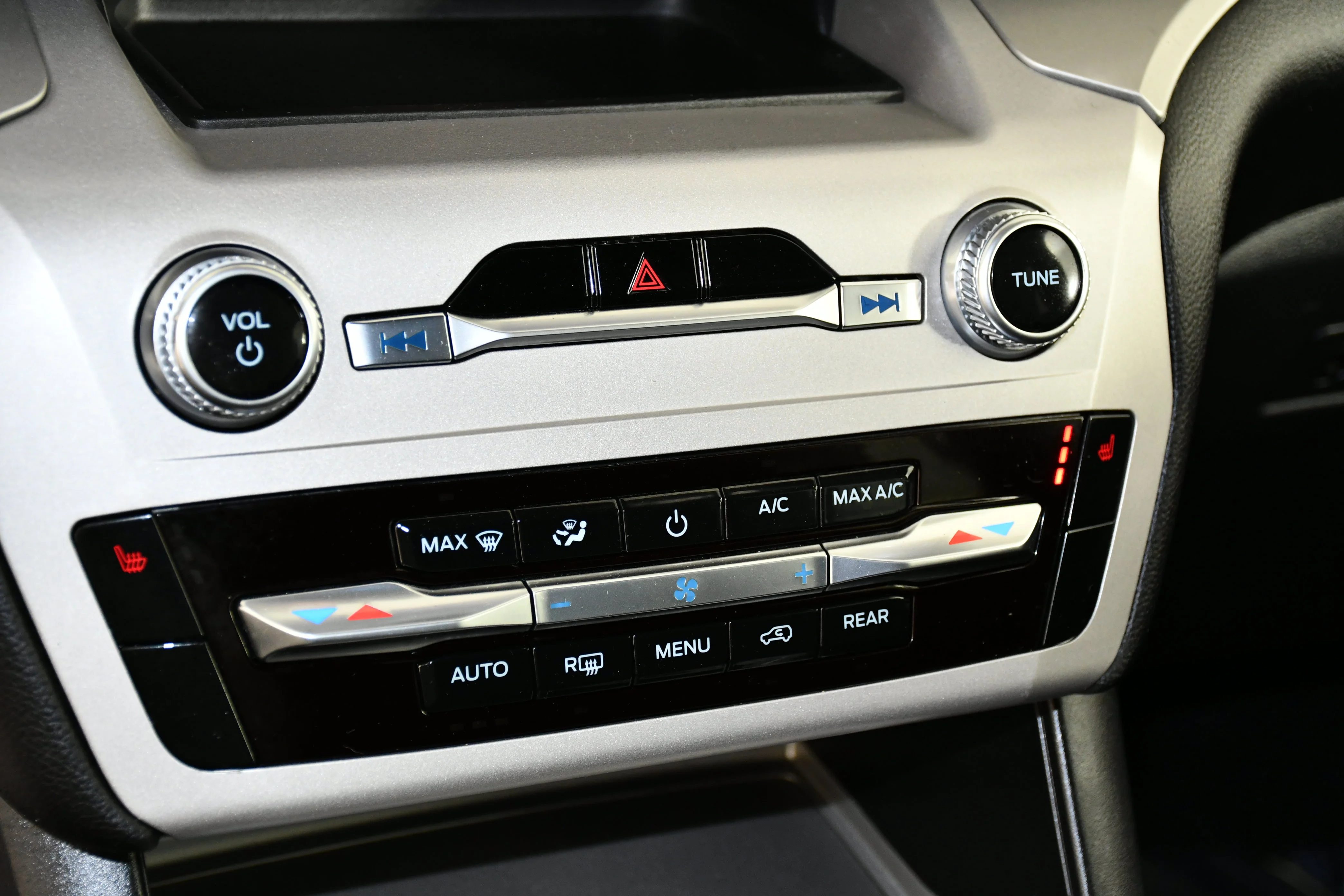 Used 2023 Silver Metallic Ford XLT image 29