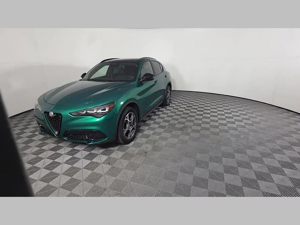 2025 Alfa Romeo Stelvio Base - Photo 39