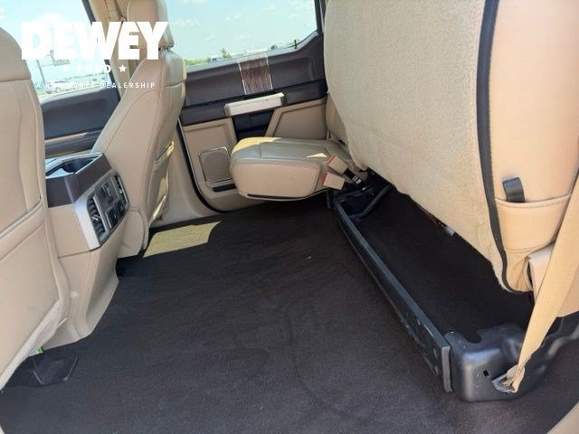Used 2019 White Platinum Clearcoat Metallic Ford LARIAT image 20