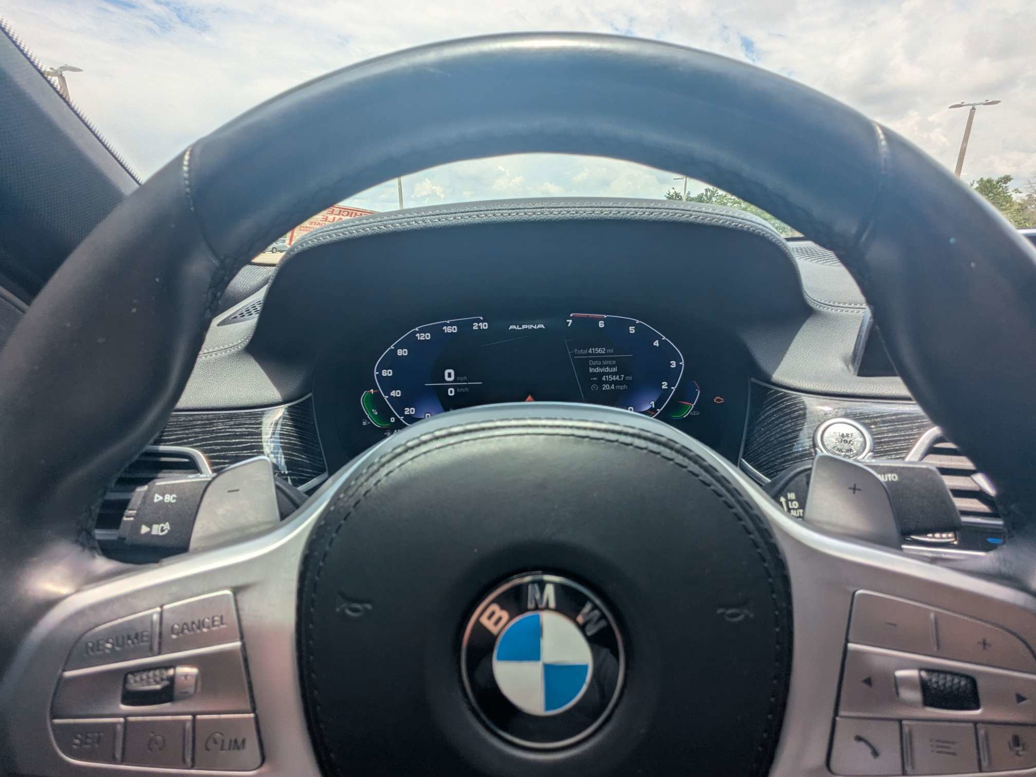 Used 2022 Alpine White BMW 750i xDrive image 38