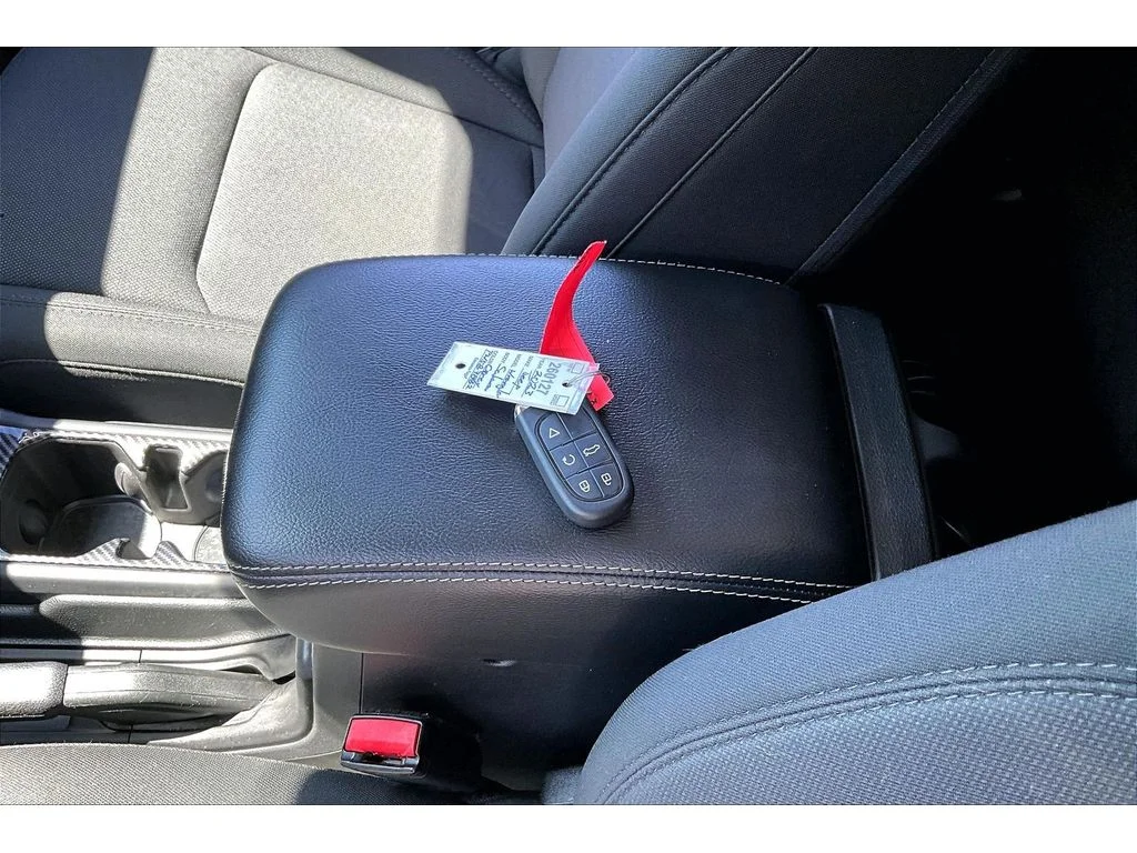 Used 2023 Grey Jeep Sahara image 10