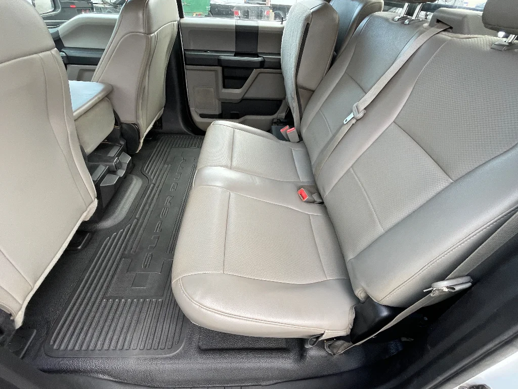 Used 2019 Oxford White Ford XL image 16