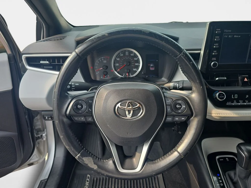 Used 2020 Classic Silver Metallic Toyota SE image 13