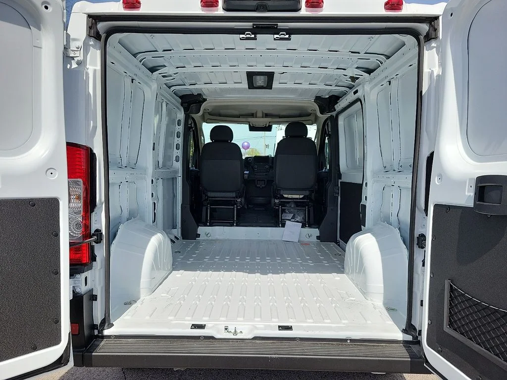 New 2026 Bright White Clear-Coat Exterior Paint RAM Low Roof image 8