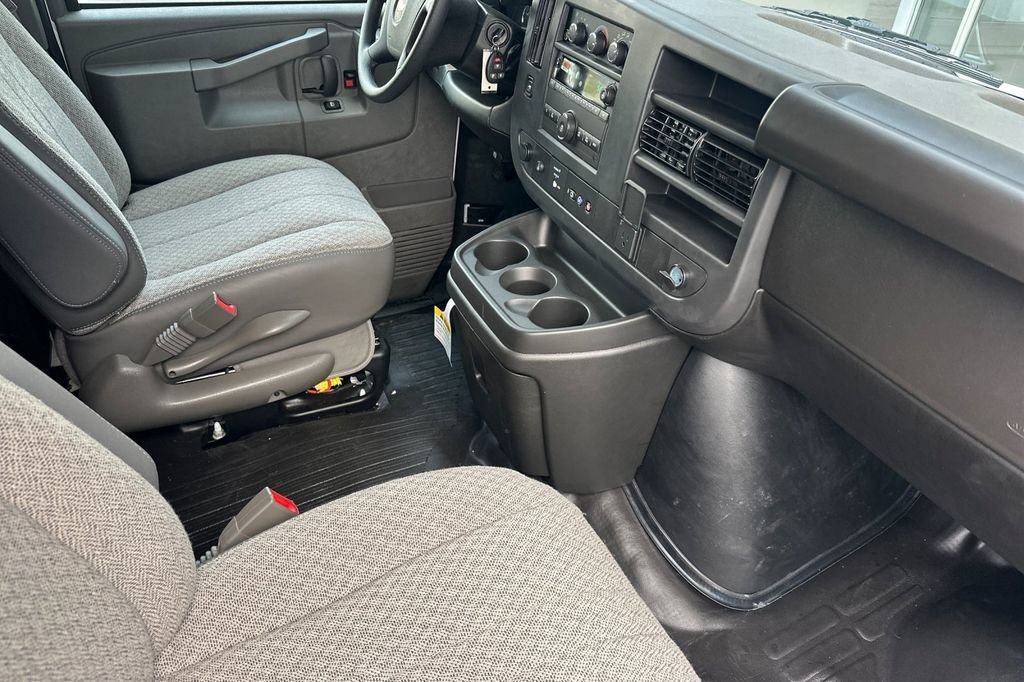 2025 Chevrolet Express Cargo Work Van - Photo 15
