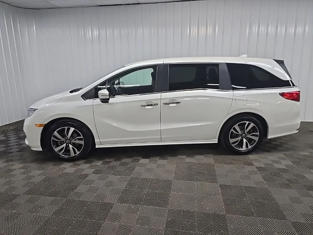 Used 2022 Platinum White Pearl Honda Touring image 5