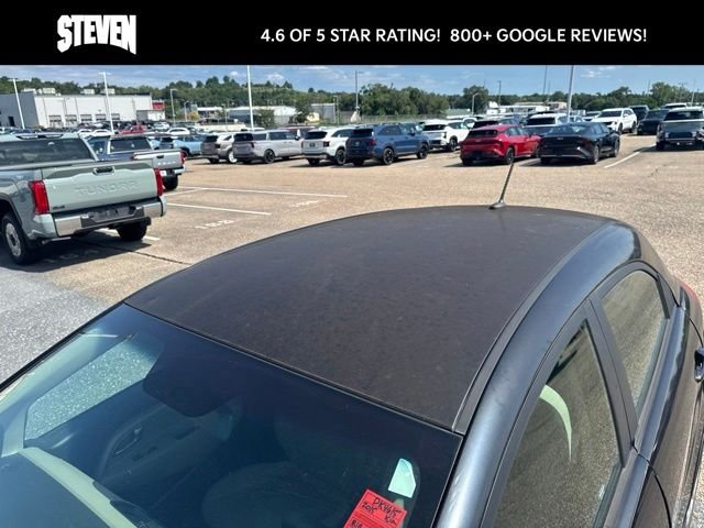 Used 2015 Black Kia LX image 11