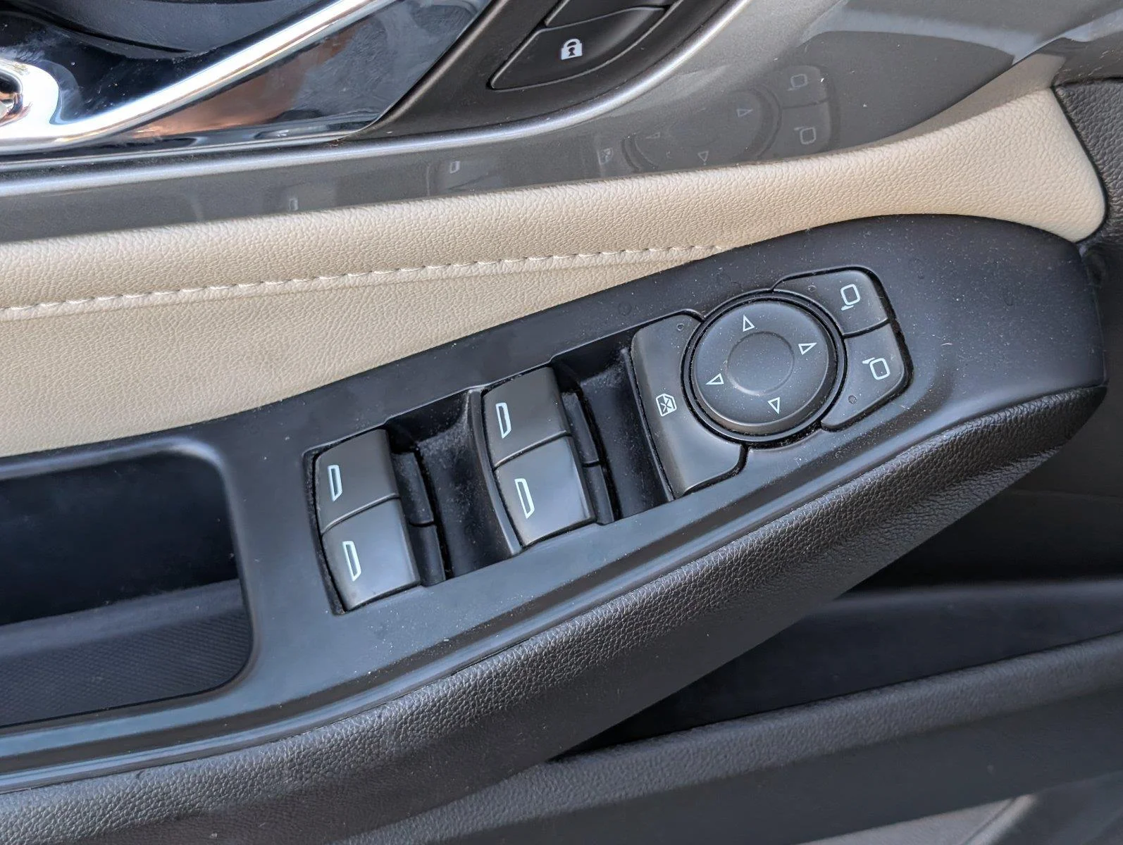 Used 2022 SUMMIT WHITE Chevrolet LS image 19