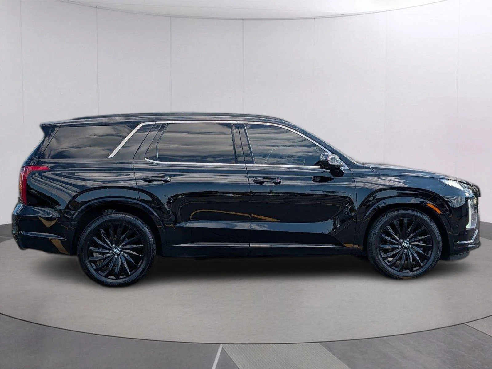 Used 2024 Abyss Black Pearl Hyundai Calligraphy Night Edition image 6