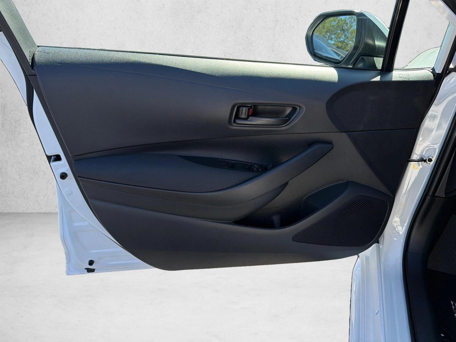 New 2027 Ice Cap Toyota LE image 10