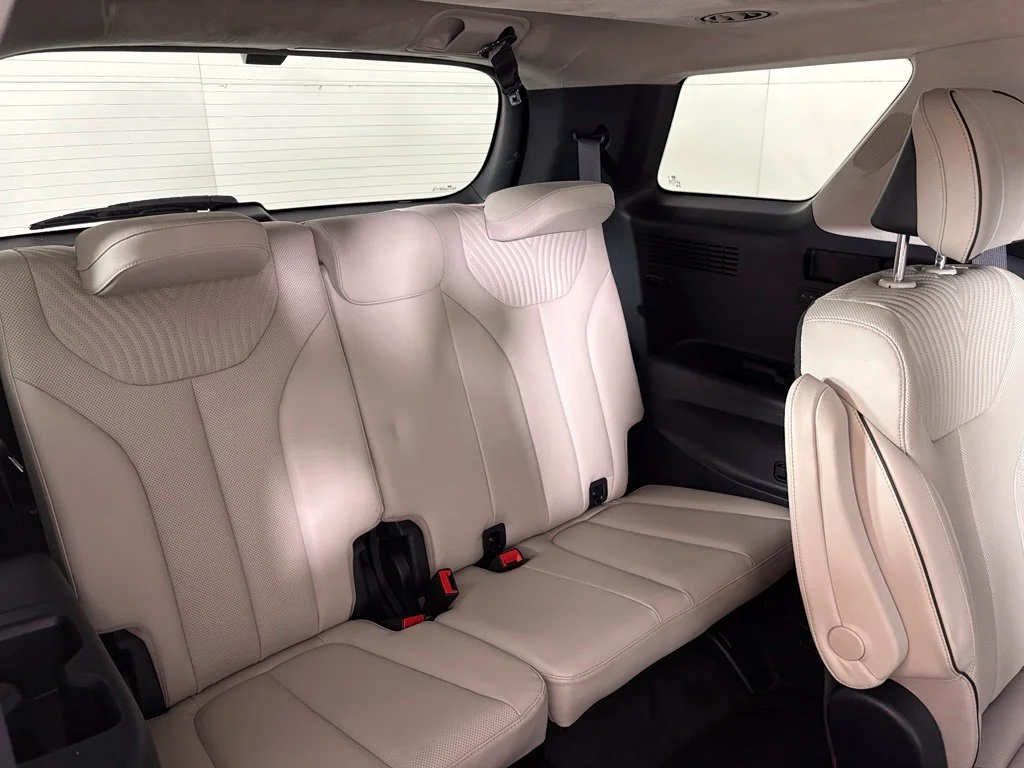 Used 2023 White Hyundai Calligraphy image 29