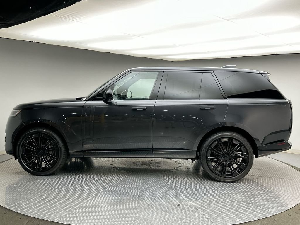 New 2026 Carpathian Grey Land Rover SE image 2