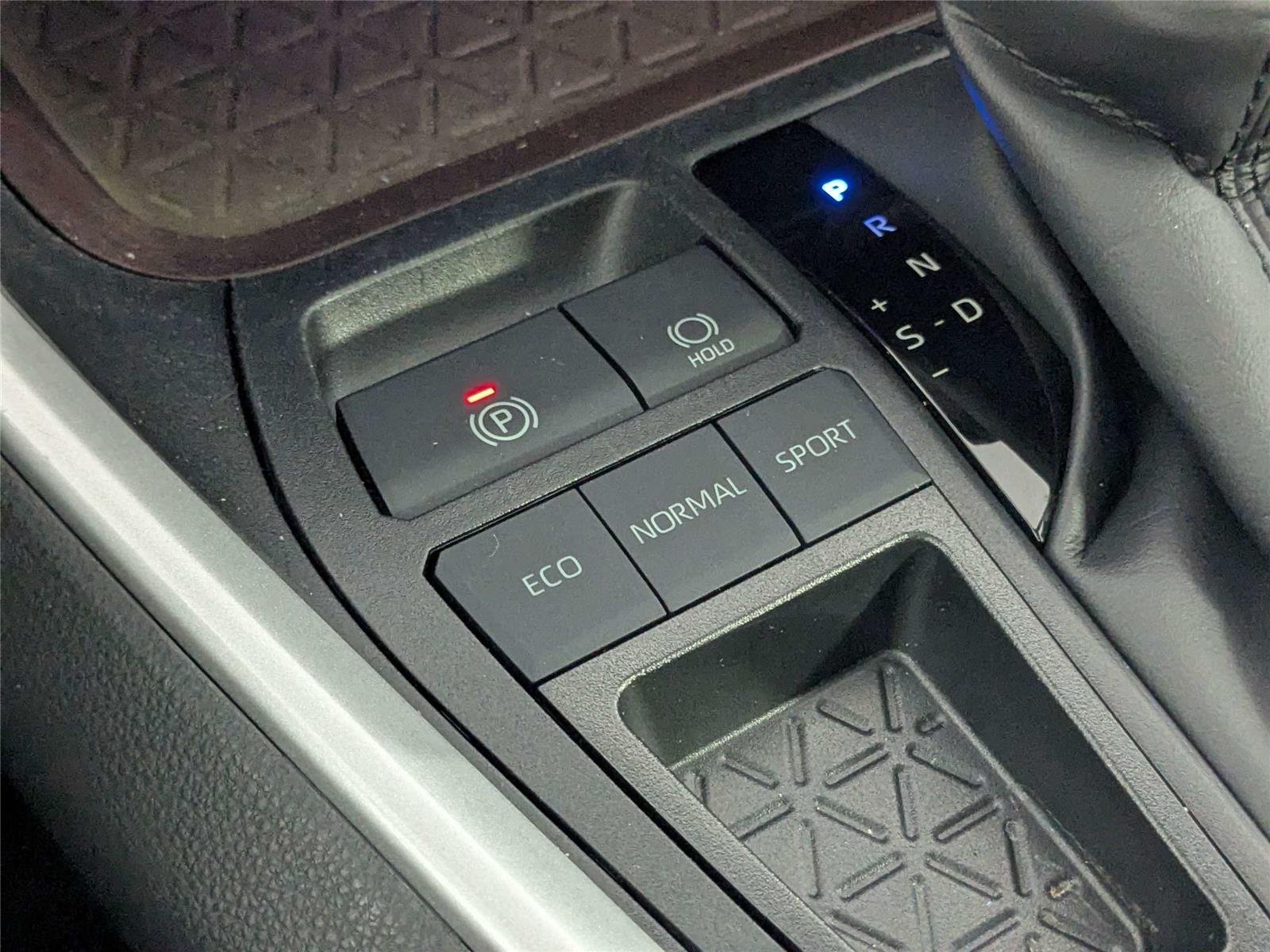 Certified Used 2024 Wind Chill Pearl Toyota Limited image 27