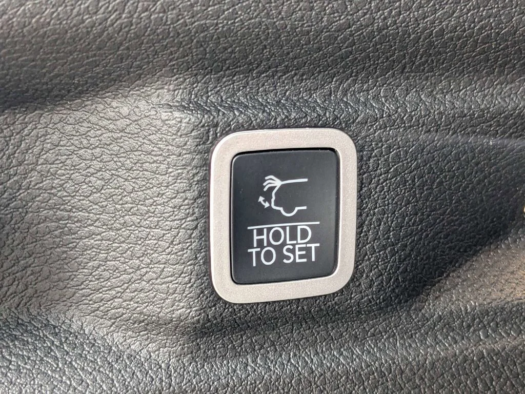 New 2026 Baltic Gray Metallic Clearcoat Jeep Laredo X image 14