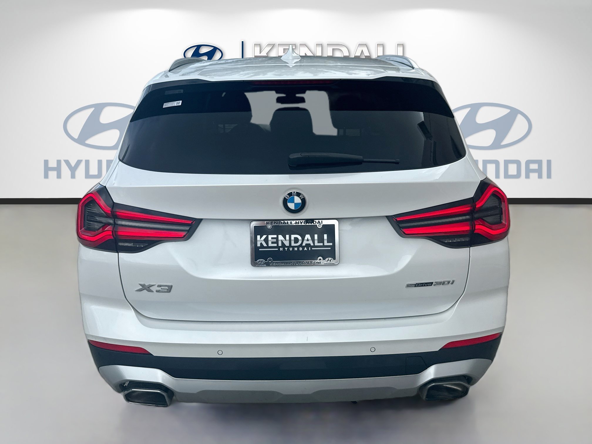 Used 2022 Mineral White Metallic BMW sDrive30i image 5