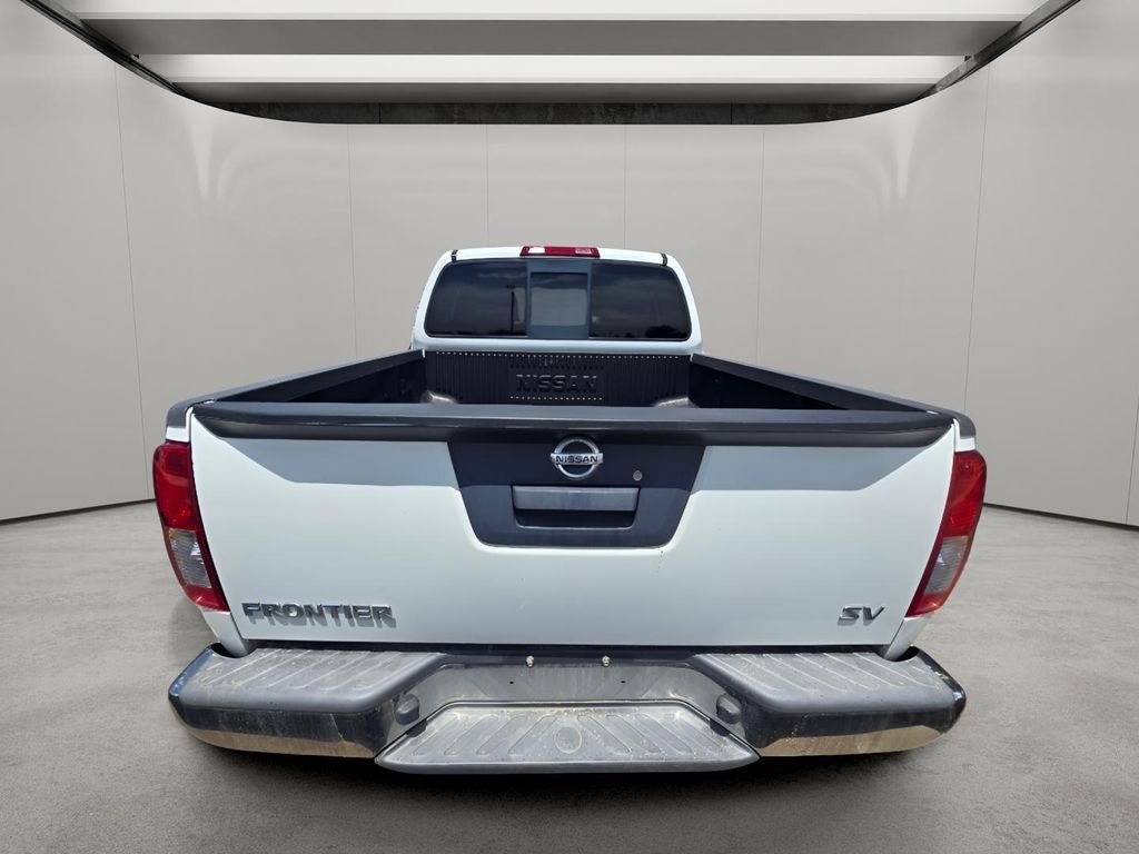 Used 2016 Glacier White Nissan SV image 5