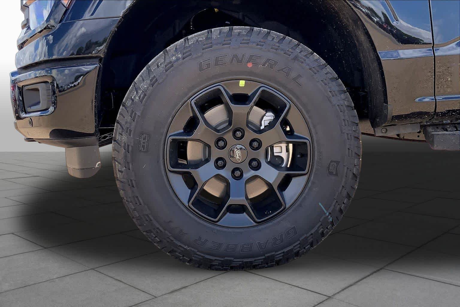 New 2026 Agate Black Metallic Ford XLT image 11