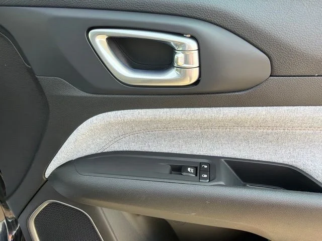 2023 Jeep Compass Latitude Lux - Photo 39