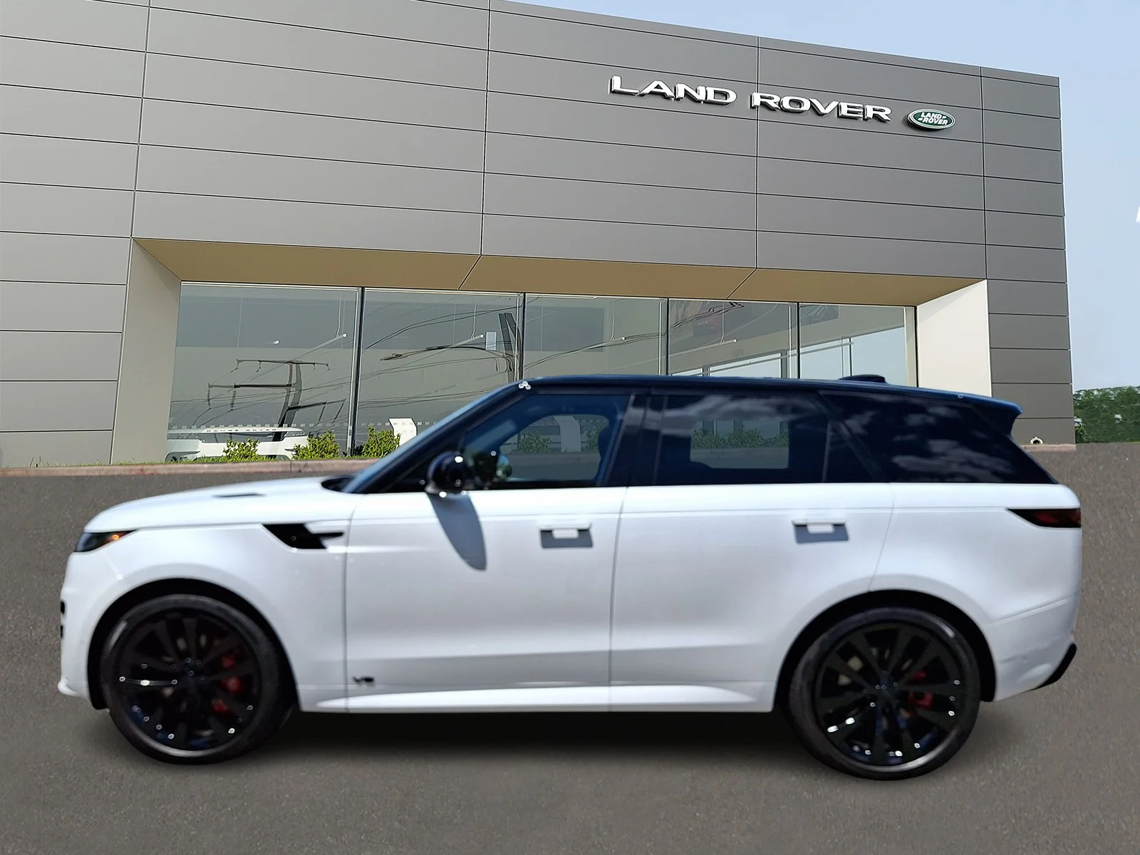 New 2026 Ostuni Pearl White Land Rover P530 Autobiography image 6