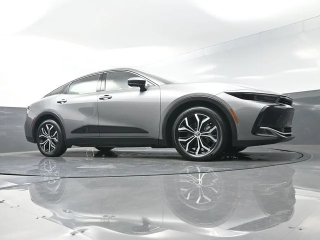 Used 2024  Toyota XLE image 33