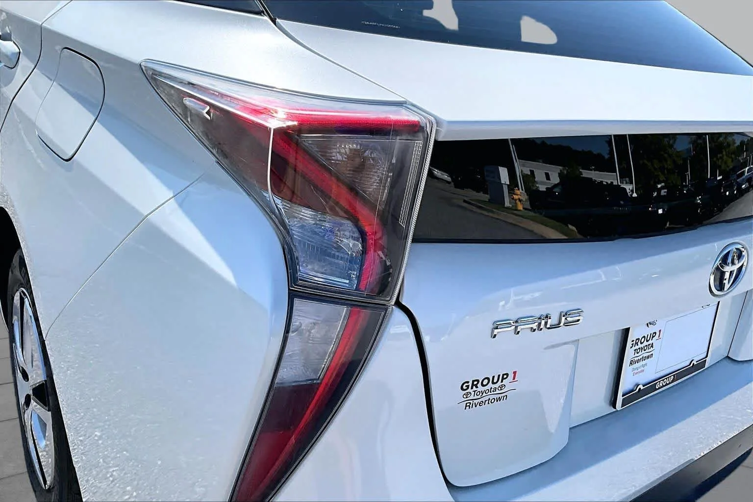 Used 2016 Blizzard Pearl Toyota Three image 24