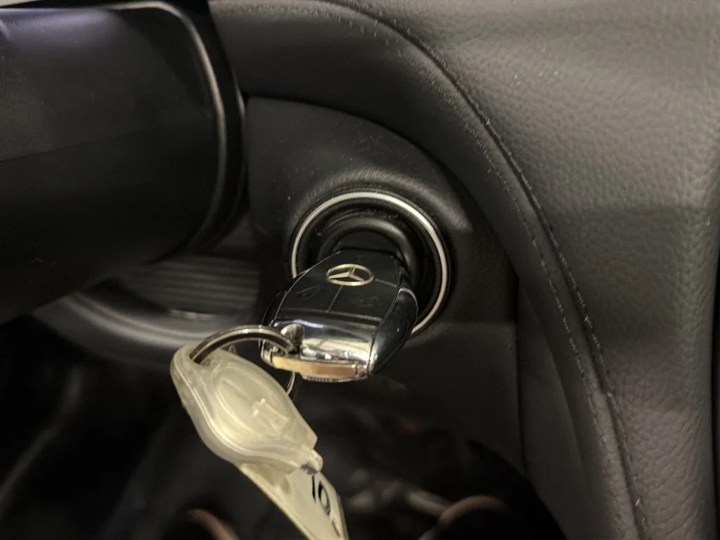 Used 2009 Silver Mercedes-Benz SL 550 image 16